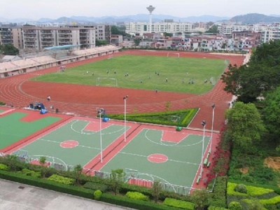 透氣型塑膠跑道 現(xiàn)代體育場地鋪裝的核心技術(shù)與施工要義